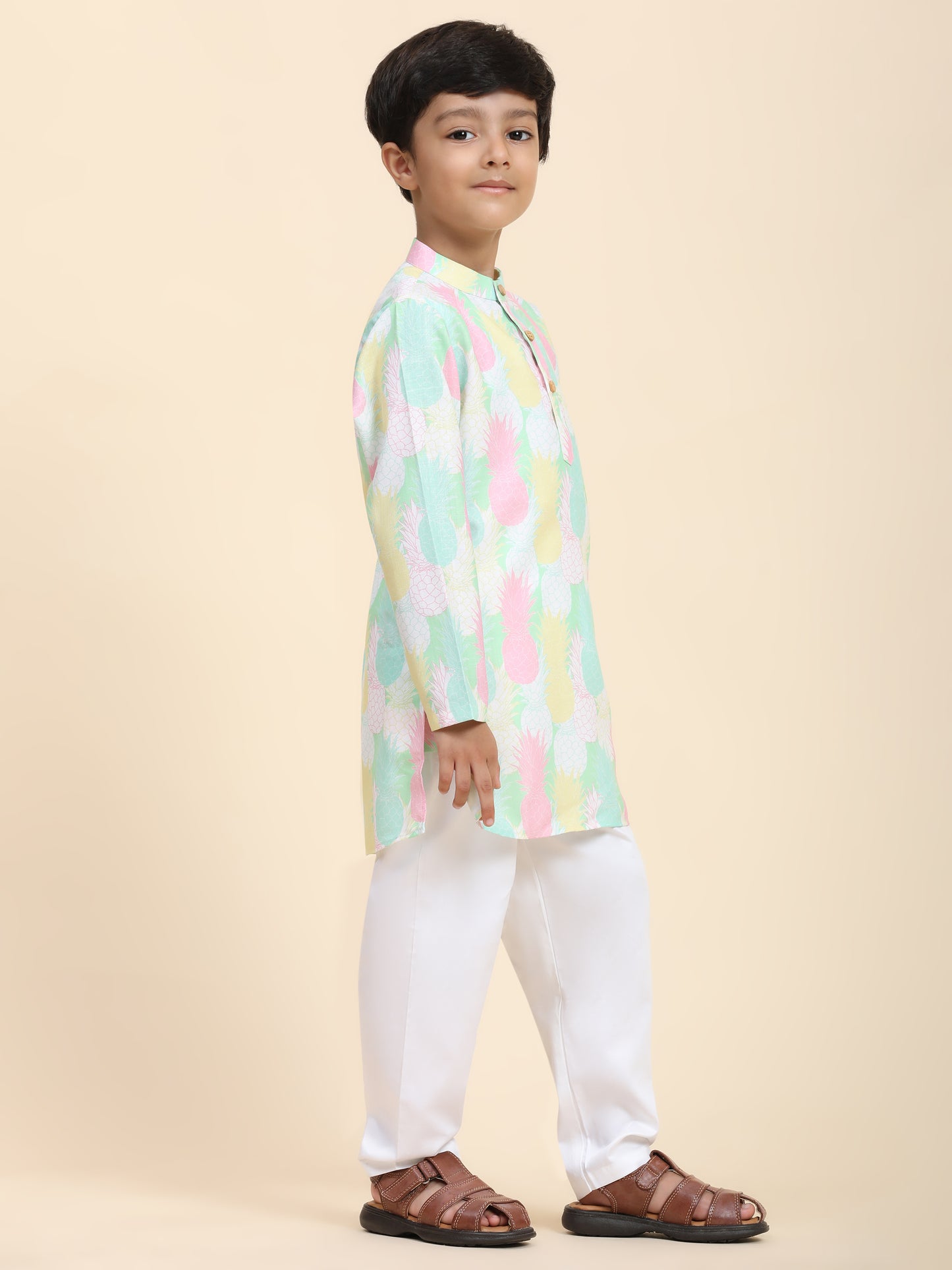 Pinapple Print Vestiario's Blend Linen Kurta Pajama Set