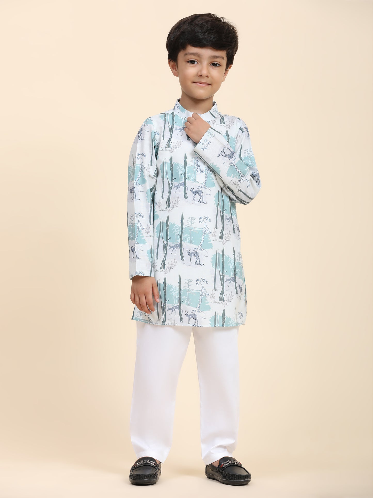 Deer Print Vestiario's Blend Linen Kurta Pajama Set