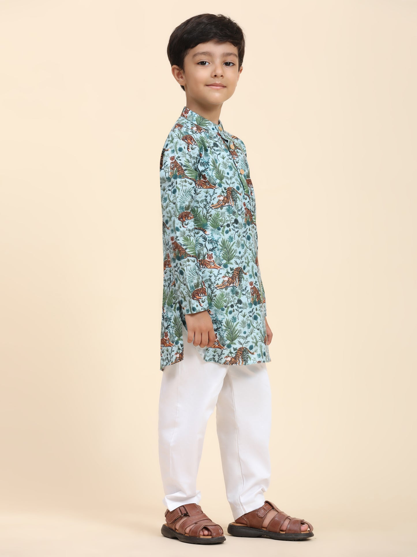 Tiger Print Vestiario's Blend Linen Kurta Pajama Set