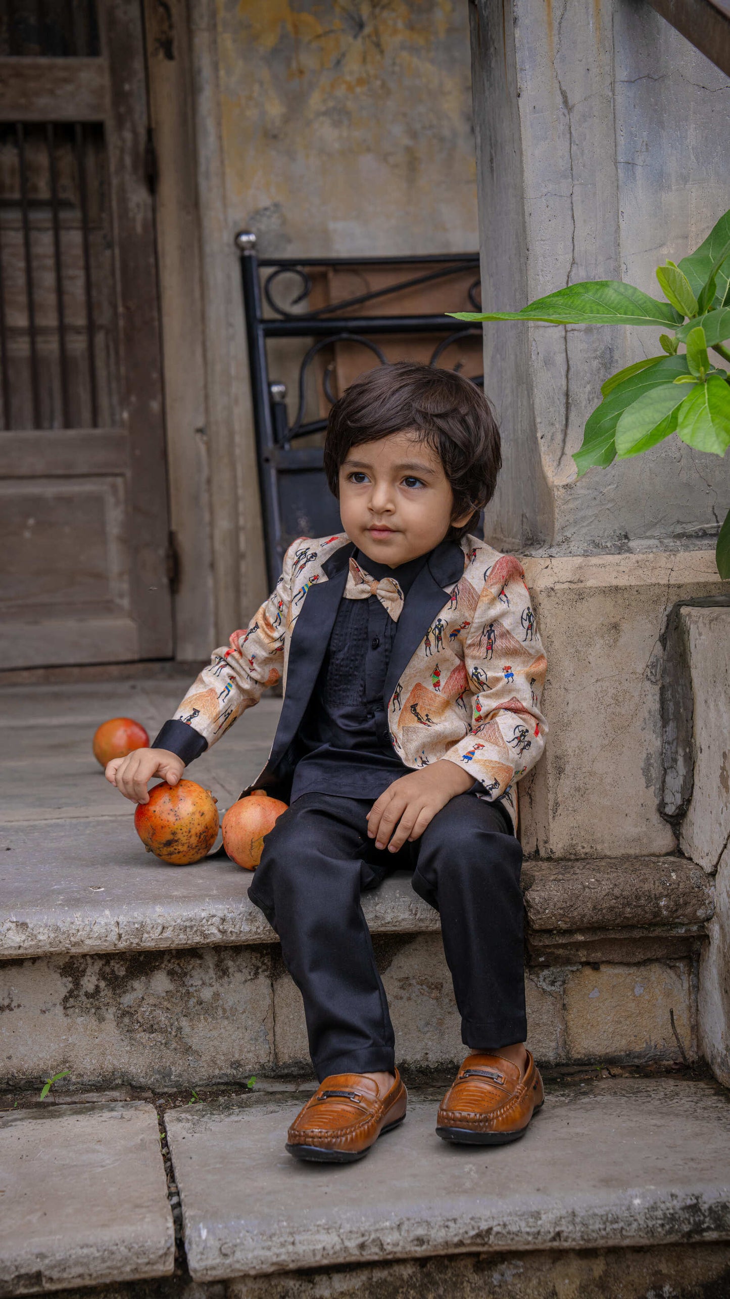 Pyiramid Print Blazer with Pintex Shirt and Black Cotton PantSet with Complimentory Bow