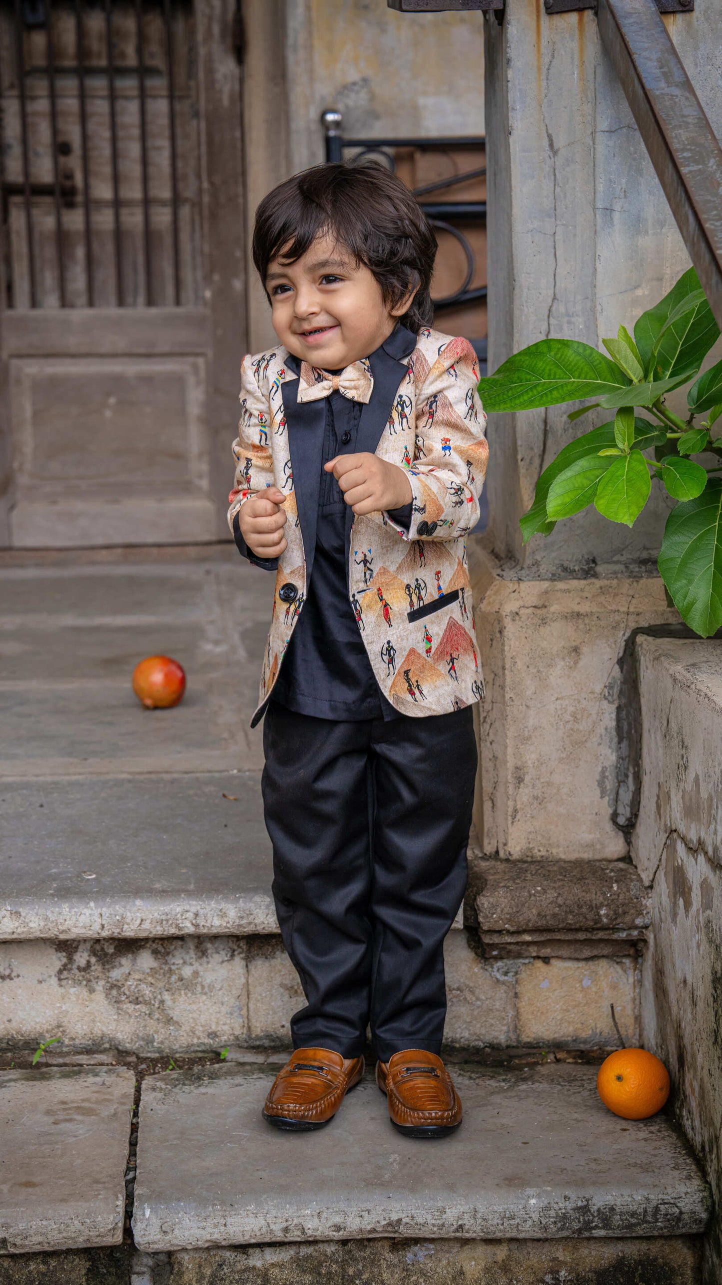 Pyiramid Print Blazer with Pintex Shirt and Black Cotton PantSet with Complimentory Bow