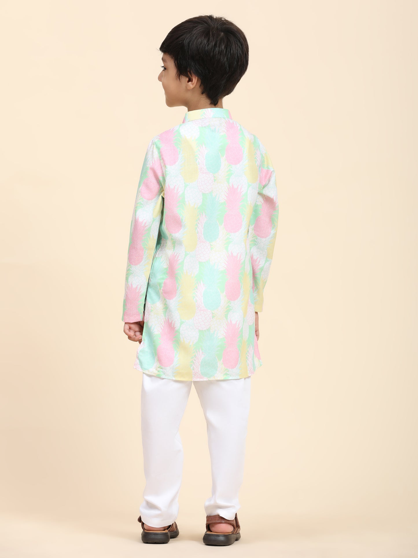 Pinapple Print Vestiario's Blend Linen Kurta Pajama Set