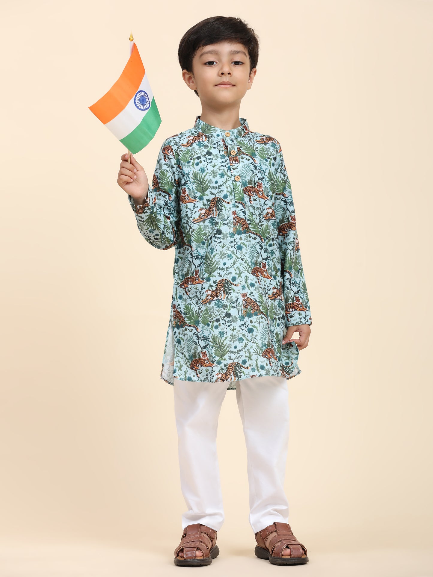 Tiger Print Vestiario's Blend Linen Kurta Pajama Set